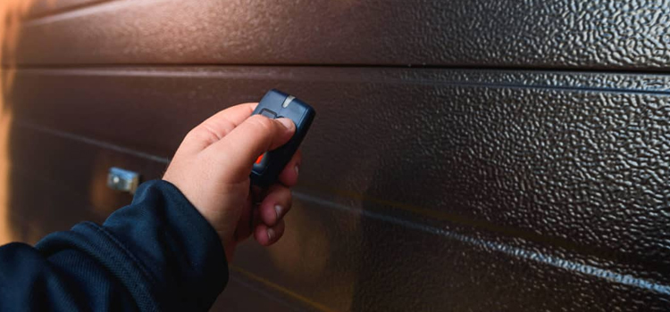 automatic door opener with remote control in Riverbank